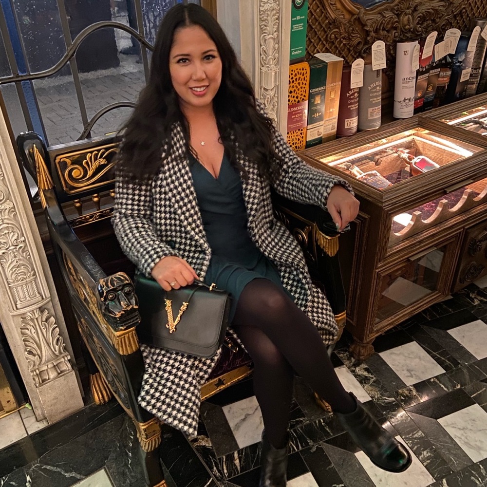 Meet your Posher, Daniela